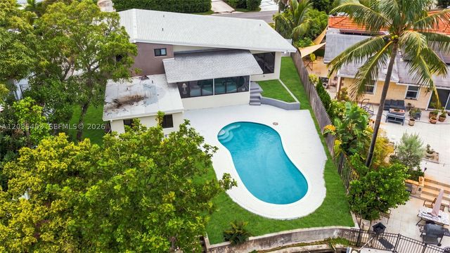 2412 Sugarloaf Ln, Fort Lauderdale, FL 33312