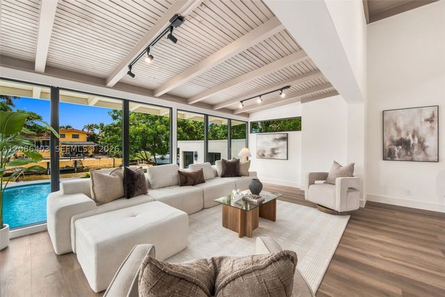 2412 Sugarloaf Ln, Fort Lauderdale, FL 33312