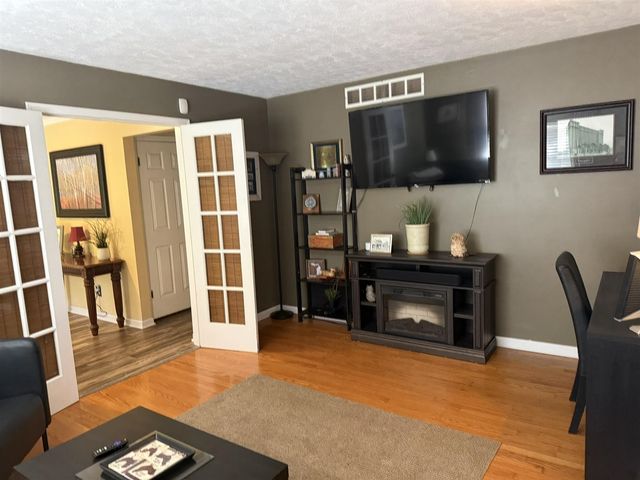4700 Napier Road, Canton, MI 48187