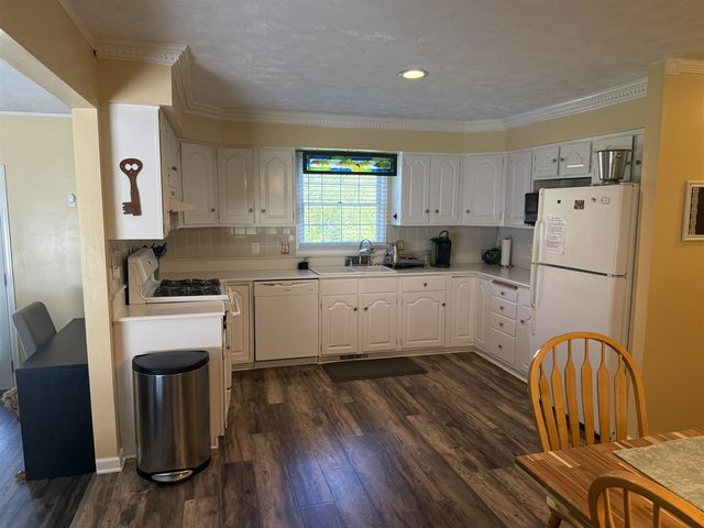 4700 Napier Road, Canton, MI 48187
