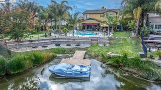 1050 Clear Lake Dr, Oakley, CA 94561