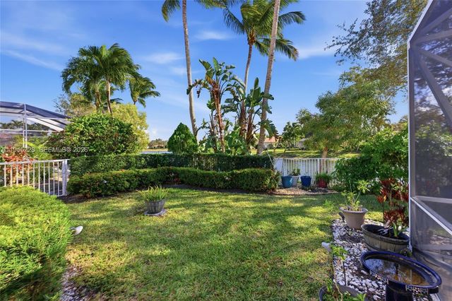 7646 Red River Rd, West Palm Beach, FL 33411