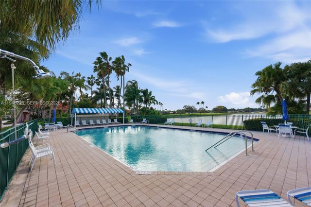 7646 Red River Rd, West Palm Beach, FL 33411