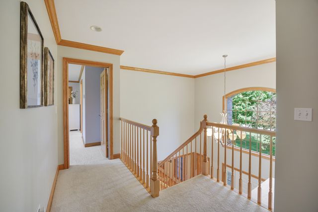 40W675 Stonebriar Lane, Elgin, IL 60124