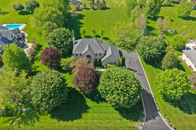 40W675 Stonebriar Lane, Elgin, IL 60124