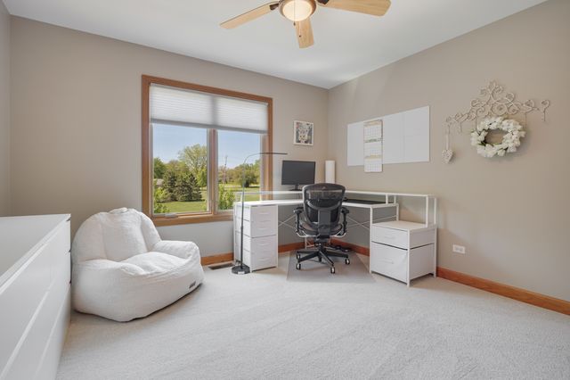 40W675 Stonebriar Lane, Elgin, IL 60124