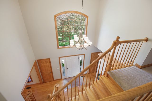 40W675 Stonebriar Lane, Elgin, IL 60124