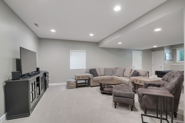 40W675 Stonebriar Lane, Elgin, IL 60124