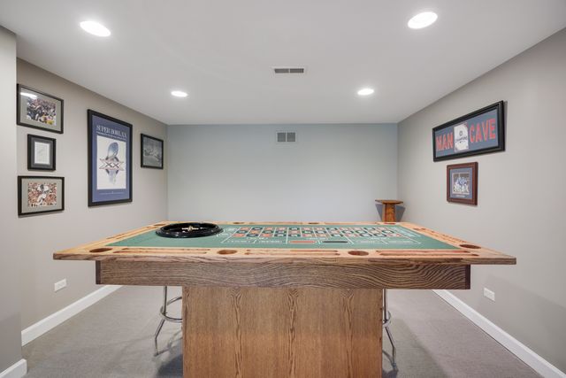 40W675 Stonebriar Lane, Elgin, IL 60124