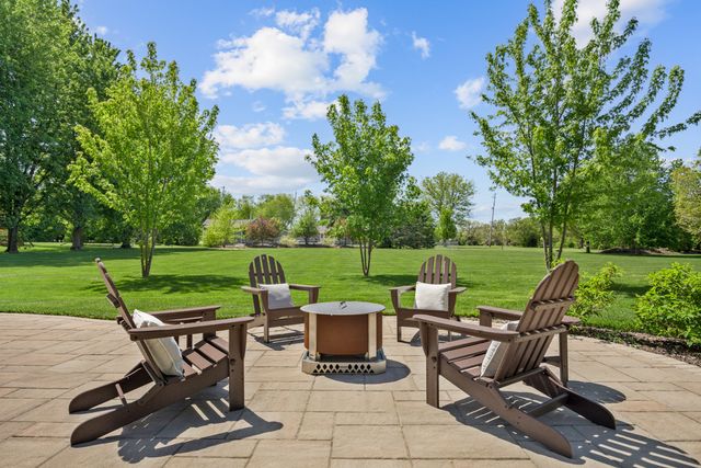 40W675 Stonebriar Lane, Elgin, IL 60124