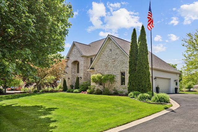 40W675 Stonebriar Lane, Elgin, IL 60124