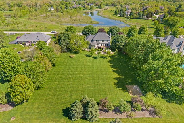 40W675 Stonebriar Lane, Elgin, IL 60124