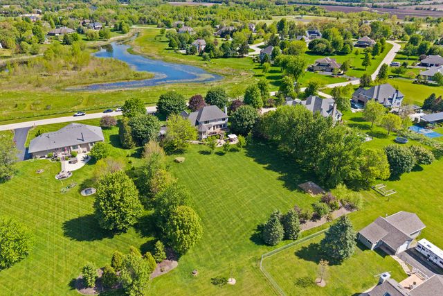 40W675 Stonebriar Lane, Elgin, IL 60124