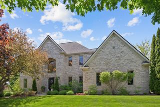 40W675 Stonebriar Lane, Elgin, IL 60124