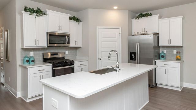 111 Castlewoods Way, Petal, MS 39465