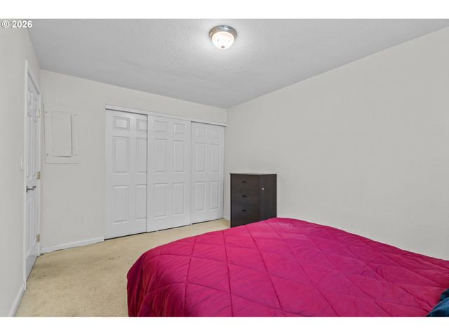 100 KERR Pkwy 6, Lake Oswego, OR 97035