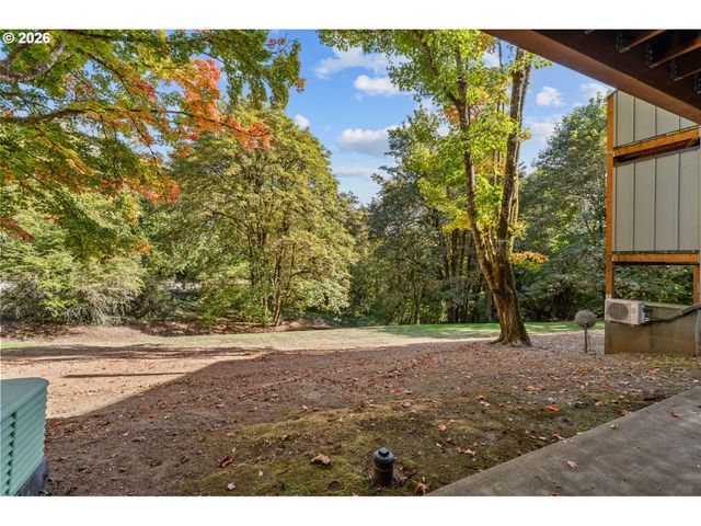 100 KERR Pkwy 6, Lake Oswego, OR 97035