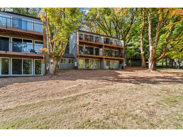 100 KERR Pkwy 6, Lake Oswego, OR 97035