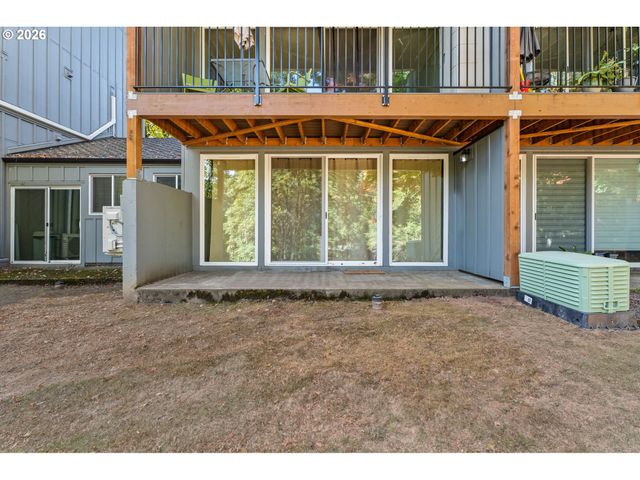 100 KERR Pkwy 6, Lake Oswego, OR 97035
