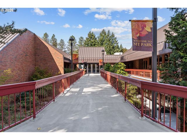 100 KERR Pkwy 6, Lake Oswego, OR 97035