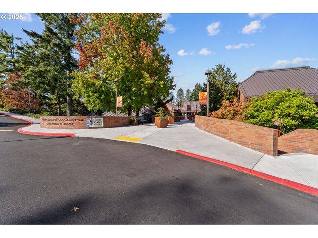 100 KERR Pkwy 6, Lake Oswego, OR 97035