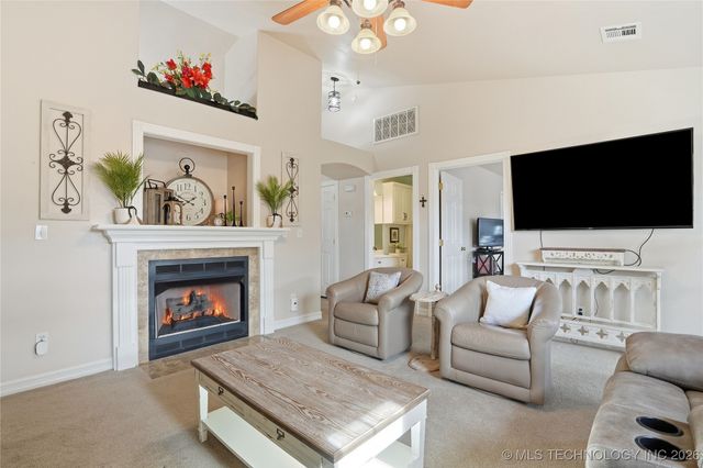 1429 W Evergreen Lane, Claremore, OK 74017