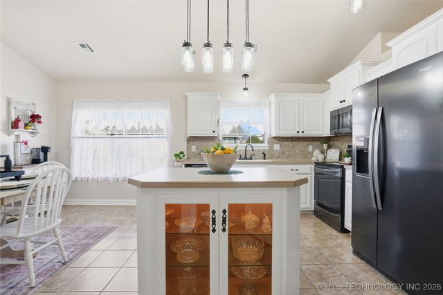 1429 W Evergreen Lane, Claremore, OK 74017