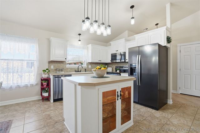 1429 W Evergreen Lane, Claremore, OK 74017