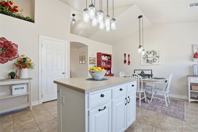 1429 W Evergreen Lane, Claremore, OK 74017