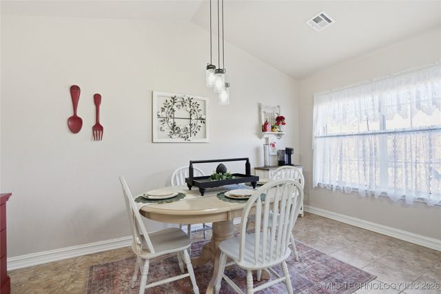 1429 W Evergreen Lane, Claremore, OK 74017