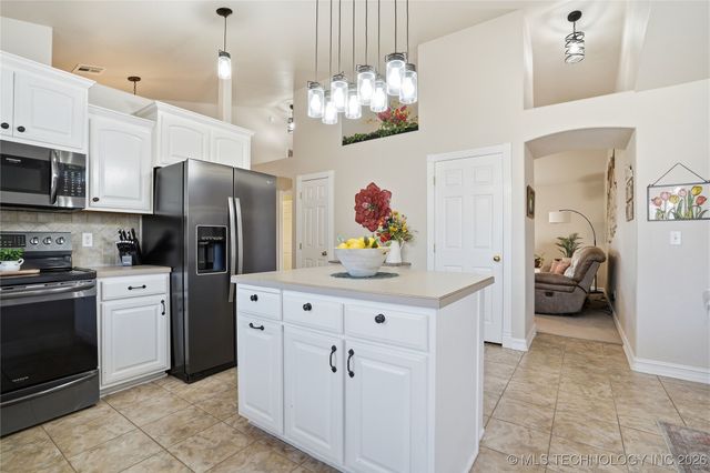 1429 W Evergreen Lane, Claremore, OK 74017