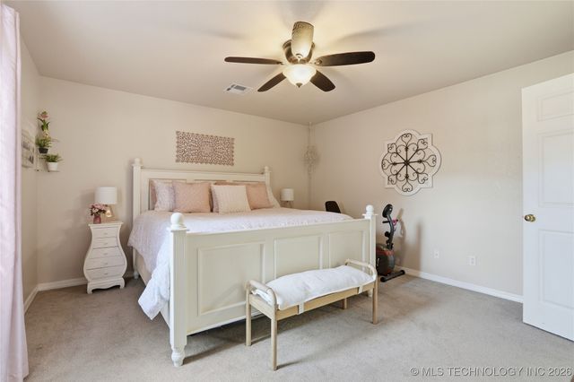 1429 W Evergreen Lane, Claremore, OK 74017