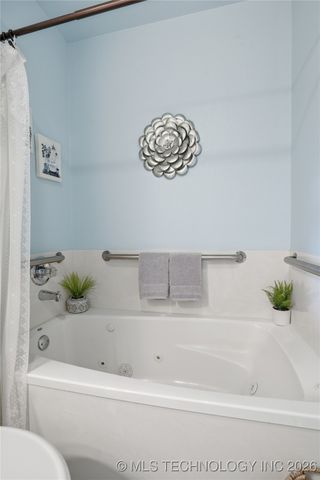 1429 W Evergreen Lane, Claremore, OK 74017