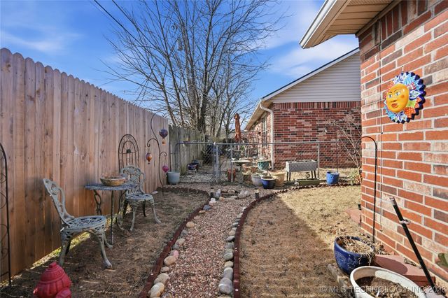 1429 W Evergreen Lane, Claremore, OK 74017