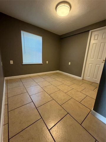 4505 Avenue K Down, Galveston, TX 77551