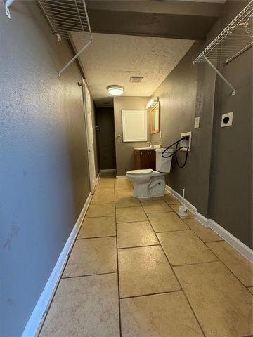 4505 Avenue K Down, Galveston, TX 77551