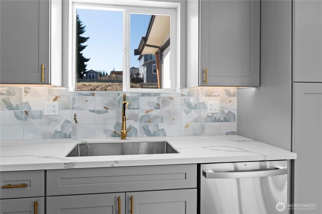 5633 Morningtown Place, Freeland, WA 98249