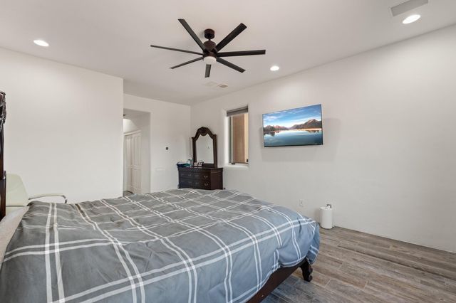 13716 Canada Del Oso Place NE, Albuquerque, NM 87111