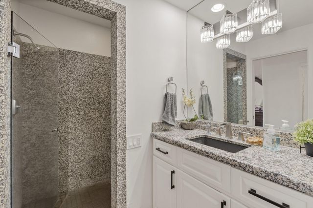 13716 Canada Del Oso Place NE, Albuquerque, NM 87111