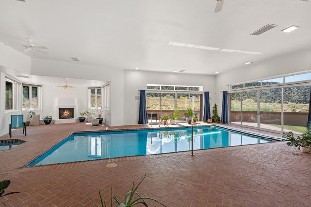 13716 Canada Del Oso Place NE, Albuquerque, NM 87111