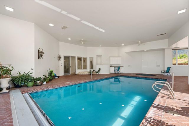 13716 Canada Del Oso Place NE, Albuquerque, NM 87111