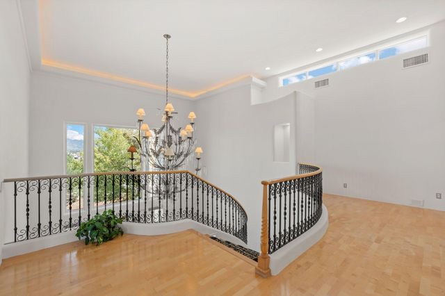 13716 Canada Del Oso Place NE, Albuquerque, NM 87111