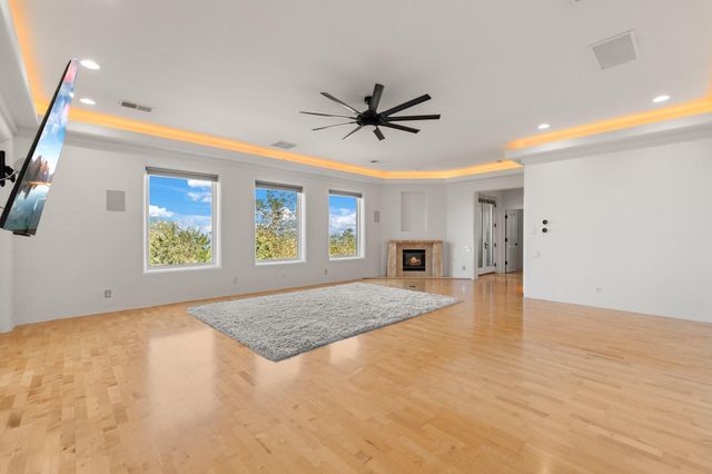 13716 Canada Del Oso Place NE, Albuquerque, NM 87111
