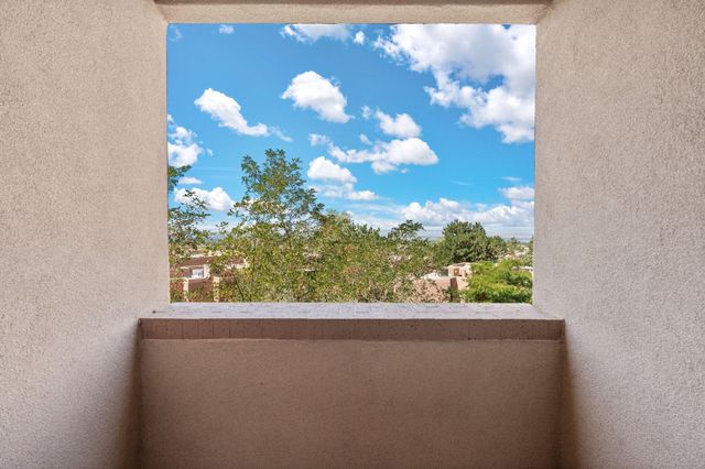 13716 Canada Del Oso Place NE, Albuquerque, NM 87111