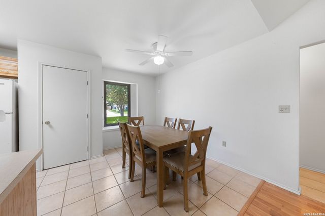 109 Windcrest, Floresville, TX 78114