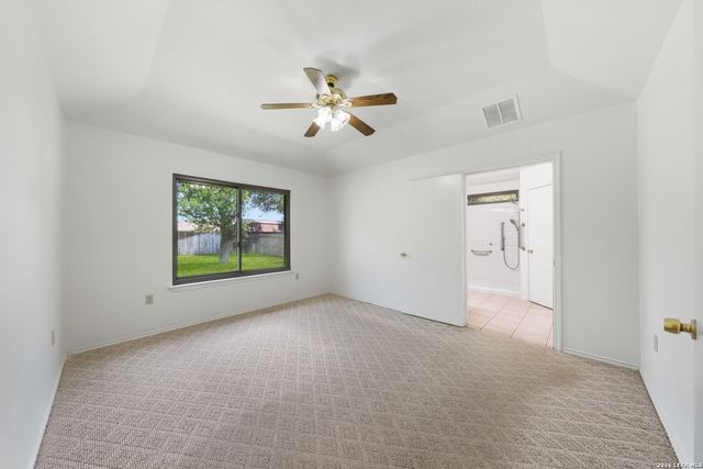 109 Windcrest, Floresville, TX 78114