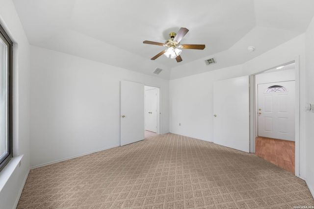 109 Windcrest, Floresville, TX 78114