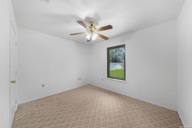 109 Windcrest, Floresville, TX 78114