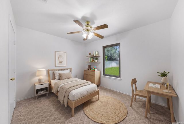 109 Windcrest, Floresville, TX 78114