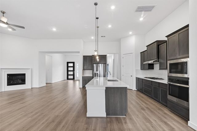 1568 River Point Drive, Friendswood, TX 77546